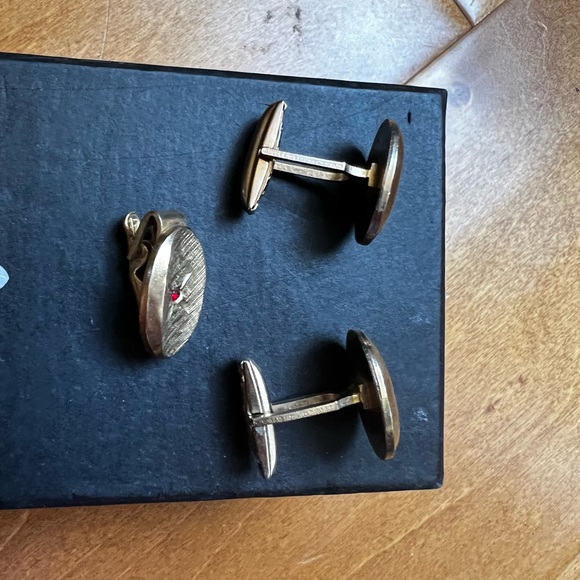 Vintage Pat Pend Men’s gold cufflinks and tie clip - Picture 13 of 14